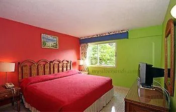 Turtle Towers Aparthotel Ocho Rios